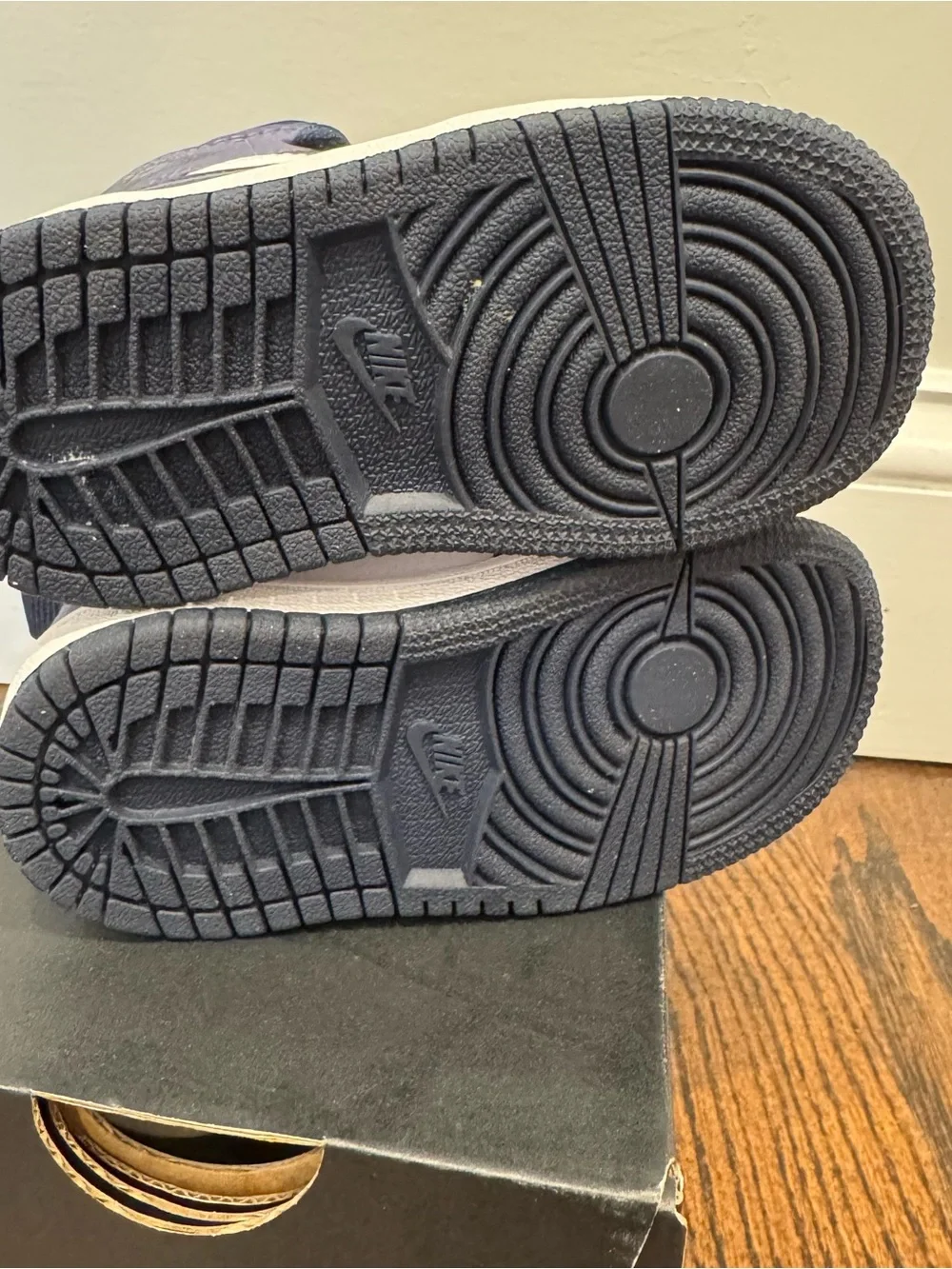 Toddler Jordan 1 MID Sneakers